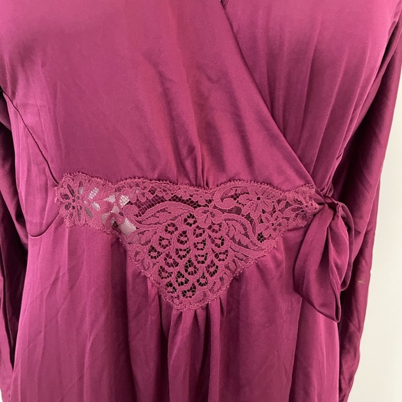 Vintage Lilly of France robe - Picture 5 of 6